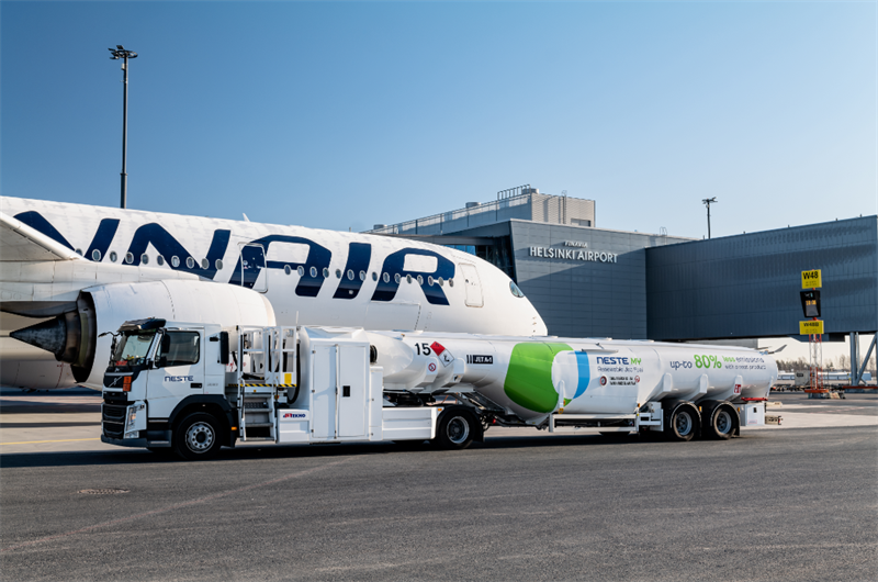 Now,  Finnair   to   reduce  it's  carbon  foot  print ,  to  test  Neste's   Sustainable  Aviation  Fuel  (SAF)  in  it's  aircrafts  !